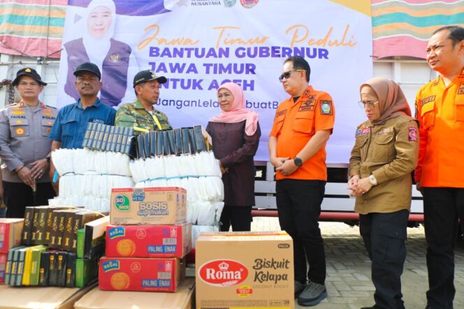 
					Gubernur Khofifah Awasi Langsung Distribusi Bantuan, Fokus pada Layanan Medis untuk Pengungsi Pidie Jaya