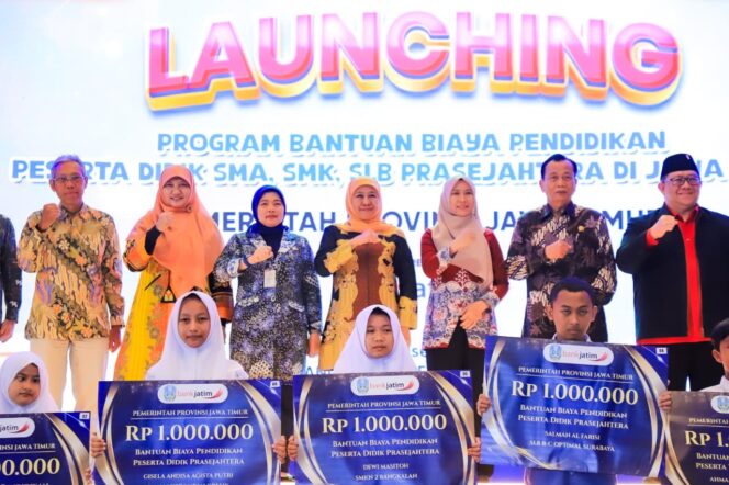 
					Gubernur Khofifah Dorong Orang Tua hingga Sekolah Bersinergi, Pastikan Bantuan Pendidikan Tepat Sasaran dan Transparan bagi Siswa Prasejahtera