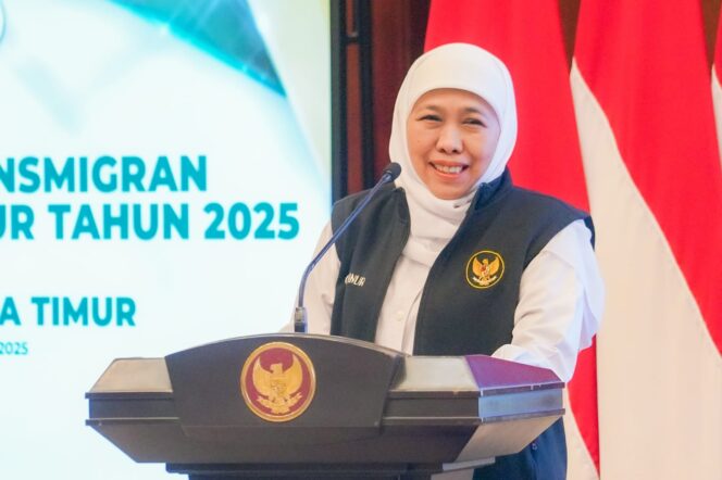 
					Gubernur Khofifah Lepas 55 Transmigran Jatim, Bangun Harapan Baru Pemerataan Pembangunan Antarwilayah