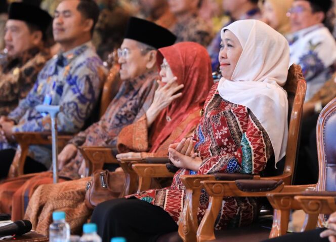 
					Puncak HGN 2025 Penuh Kejutan, Gubernur Khofifah Kenang Didikan Guru dan Perkuat Komitmen Tingkatkan Kesejahteraan Pendidik