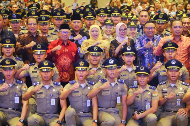 
Gubernur Khofifah: Praja IPDN Harus Adaptif, Responsif, dan Jadi Pemimpin Masa Depan Indonesia Emas 2045