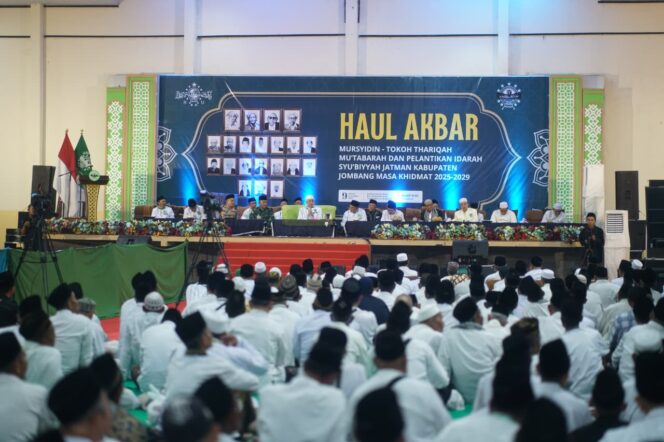 
					Pelantikan JATMAN Jombang Warnai Haul Akbar: Ulama–Umara Bersinergi Jaga Stabilitas Spiritual Masyarakat