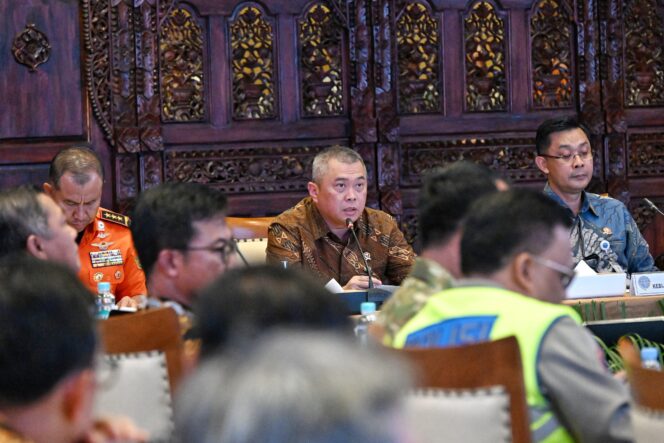 
					Kemenhub Prediksi 24 Desember 2025 Menjadi Puncak Arus Mudik Nataru 2025/2026