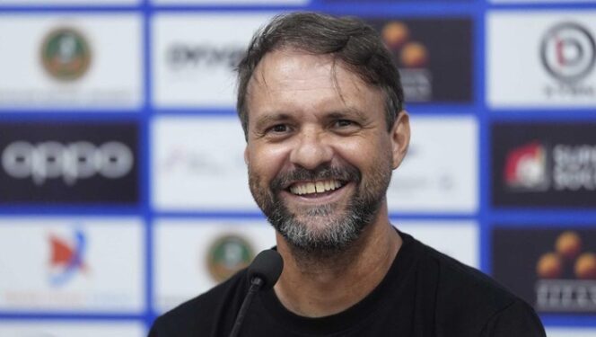 
Hadapi Persib, Pelatih Persija Pilih Simpan Jordi Amat dan Maxwell