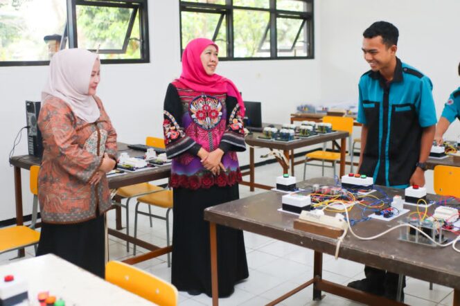 
Gercep 2026, Gubernur Khofifah Resmikan Revitalisasi 38 Sekolah di Malang Raya, Perkuat Sarpras dan SDM Berkarakter Menuju Indonesia Emas 2045