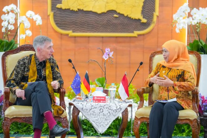 
Gubernur Khofifah Terima Dubes Jerman, Pastikan SRRL 2027 Ground Breaking, Akselerasi Solusi Mobilitas dan Lingkungan di Jatim