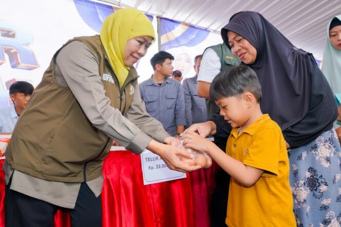 
Gubernur Khofifah Dorong Penetrasi Pasar Murah di Sumbersari Jember agar Inflasi Tetap Terkendali