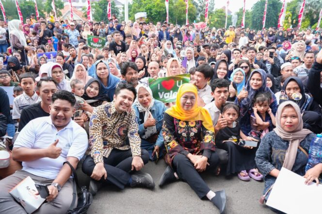 
Gubernur Khofifah: Kesantunan dan Doa Orang Tua Kunci Kesuksesan Valen Juara D’Academy 7