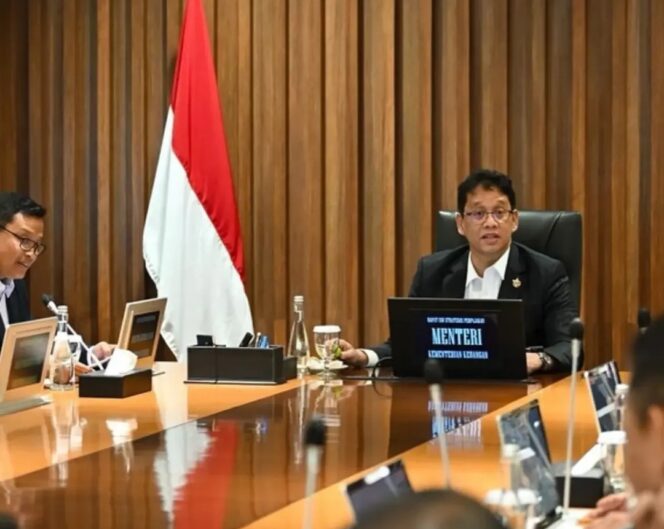 
Rupiah Mendekati Rp17.000, LPS Nilai Pelemahan Sementara