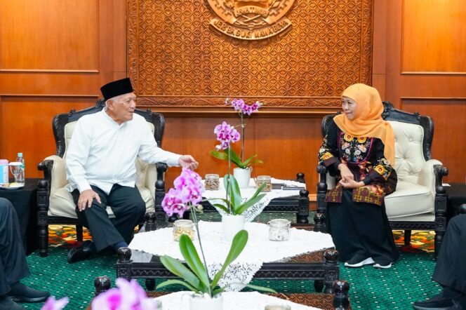 
Gubernur Khofifah: Mujahadah Kubro 1 Abad NU Momentum Spiritual Jaga Jawa Timur Tetap Aman dan Damai