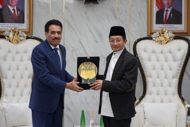 
Menag dan Dubes Yaman Bahas Stabilitas Kawasan serta Perlindungan Pelajar Indonesia