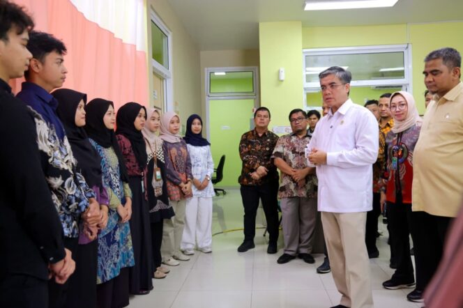 
Pemerintah Naikkan Uang Saku Magang Sesuai UM 2026