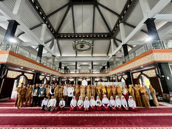 
Dinas Pendidikan Jombang Dorong Budaya Religius di SD
