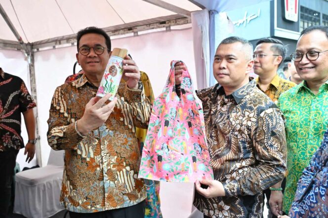 
Kolaborasi Kemenhub–Kemendag Perluas Akses Pasar UMKM