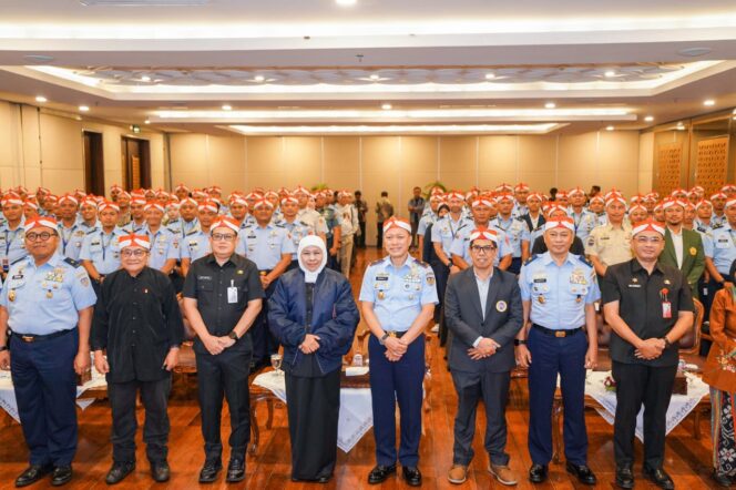 
Gubernur Khofifah: Ketahanan Pangan Bukan Isu Sederhana, Integrasi Matra TNI Jadi Kunci Kedaulatan Nasional