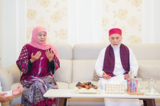 
Gubernur Khofifah Dorong Santri Siap Hadapi Era Digital Tanpa Tinggalkan Jati Diri Keislaman