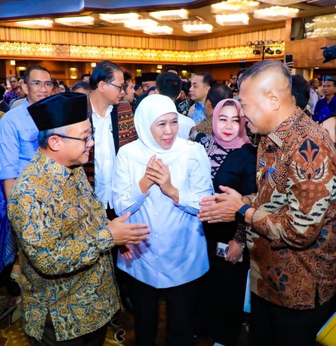 
Gubernur Khofifah Tegaskan Penguatan Tata Kelola MBG Bersama Menko Pangan, Sertifikasi Jadi Kunci