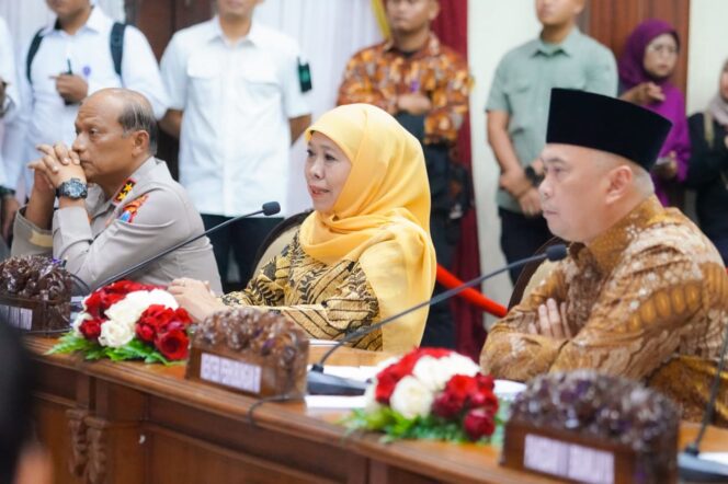 
Gubernur Khofifah Siapkan Ribuan Armada dan 8.991 Personel untuk Lebaran 2026