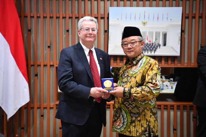 
Kemendikdasmen Optimistis Kolaborasi Global Tingkatkan Kualitas Guru