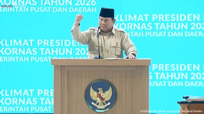 
Prabowo Dorong Kebijakan Nyata Atasi Kemiskinan