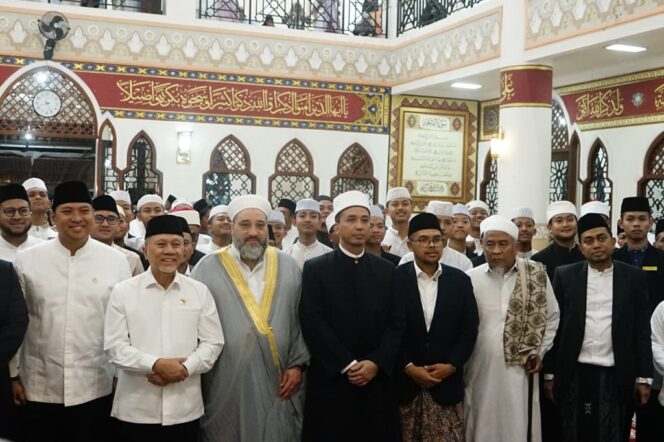 
Zulkifli Hasan: Koperasi Desa Merah Putih akan Ciptakan Ekonomi Baru di Setiap Desa