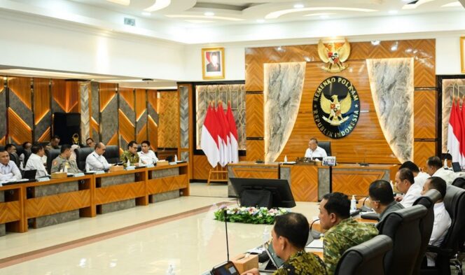 
Masyarakat Diminta Waspada: Kemkomdigi Intensifkan Patroli Siber Lebaran