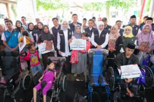 Gubernur Khofifah Indar Parawansa Dorong Kemandirian Ekonomi Warga Banyuwangi melalui Bansos dan Zakat Produktif