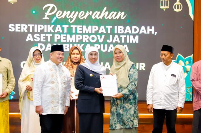 
Gubernur Khofifah Hidupkan Tradisi Riyayan, Pererat Hubungan Pemerintah dan Masyarakat