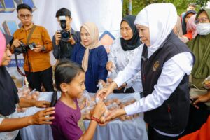 Gubernur Khofifah Indar Parawansa Pastikan Akses Pangan Terjangkau bagi Warga Nganjuk