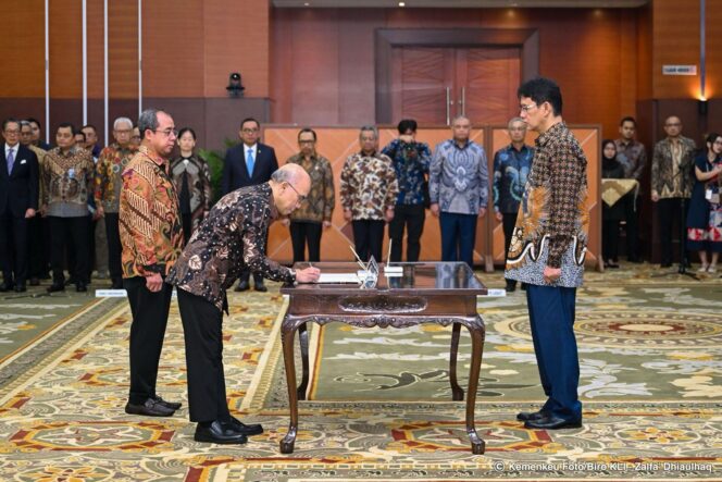 
Menkeu Percayakan Jabatan Sekjen kepada Robert Marbun