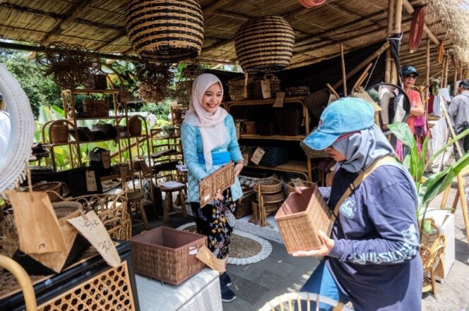 
Ekonom: Komunikasi Penting, Tapi Fundamental Tetap Penentu