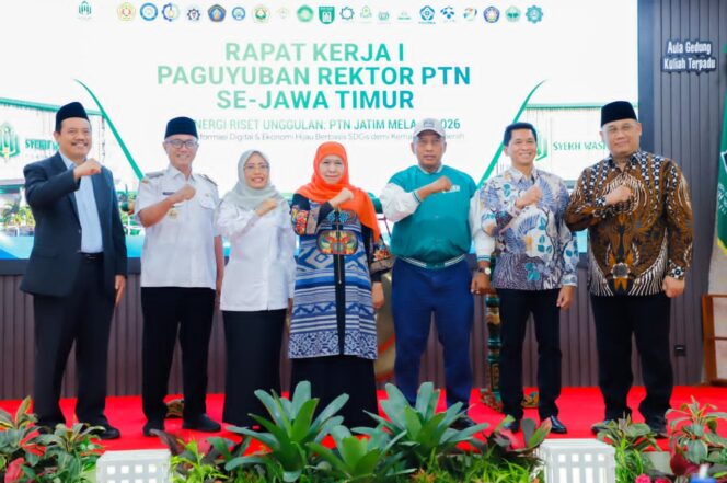 
Gubernur Khofifah Tekankan Peran Applied Science dalam Riset PTN untuk Dukung Industri dan Pembangunan Jatim