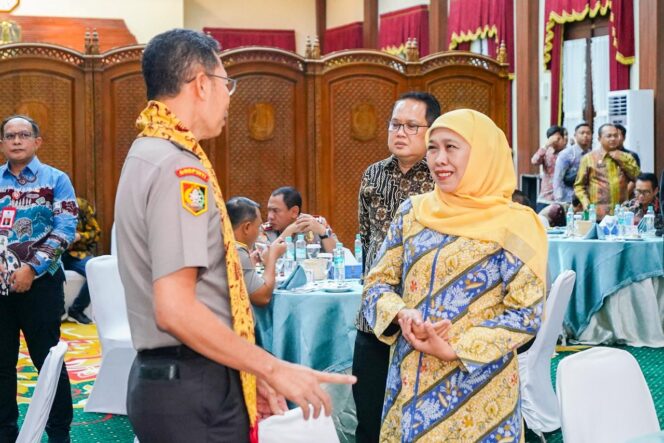 
Gubernur Khofifah Ambil Langkah Cepat Tunjuk Plt Kadis ESDM, Pastikan Layanan Publik Tidak Terganggu