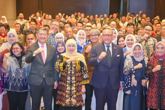 
Gubernur Khofifah Dorong Perdagangan Global, Misi Dagang Jatim-Malaysia Tembus Rp15,25 Triliun