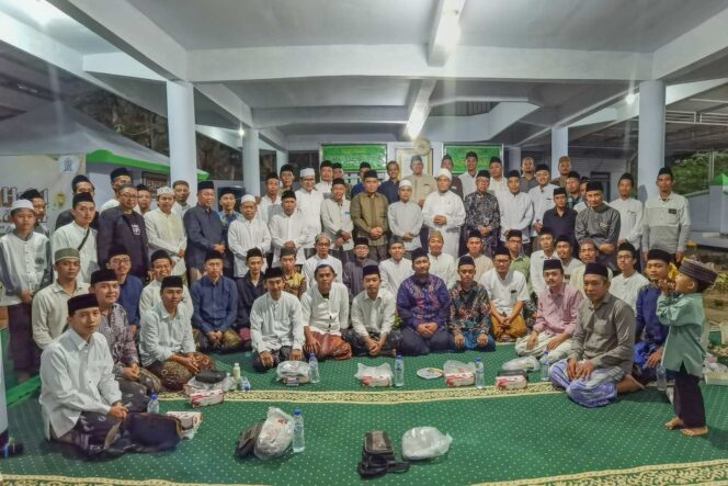 
Silaturahim HIKAM Tapal Kuda di Ponpes Yasinat Jember, Perkuat Sanad Keilmuan dan Spirit Pengabdian kepada Guru