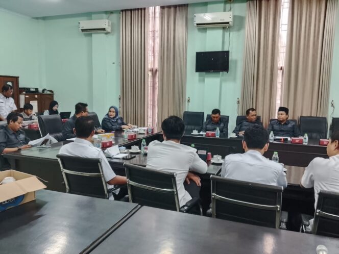 
Ikuti RDP dengan Komisi B DPRD Jombang, Ivan Dwi Fibrian Sampaikan Langkah Strategis Perusahaan