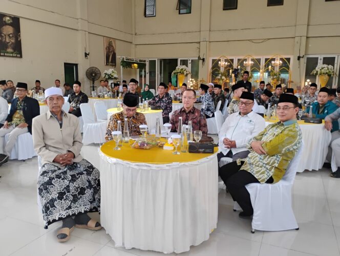 
Prof. Badri Munir Tekankan Pentingnya Relevansi Lulusan dalam Sarasehan PTNU di Pasuruan