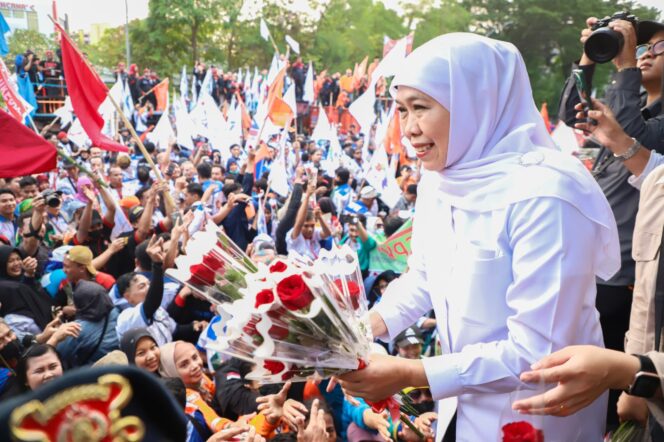 
Gubernur Khofifah Serukan Perlindungan dan Peningkatan Kompetensi Pekerja di May Day 2026