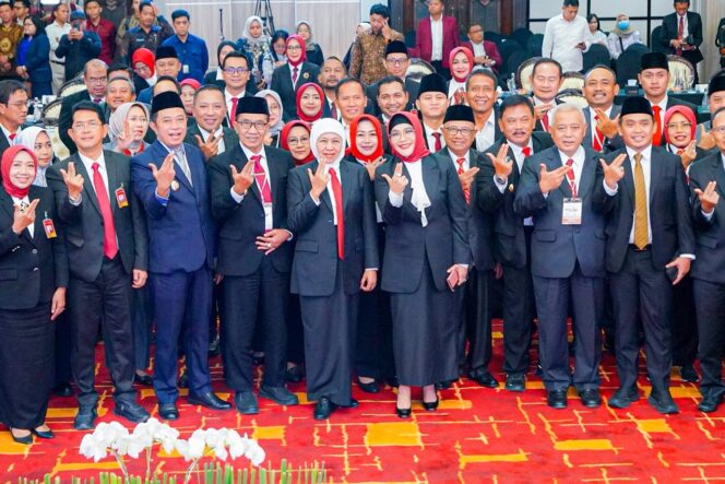 
Gubernur Khofifah Nilai Bank Jatim Makin Kuat, Catat Pertumbuhan Aset dan Kredit Signifikan