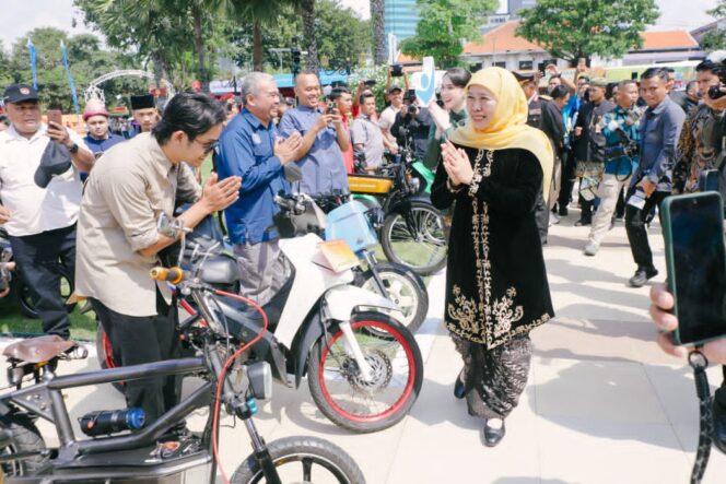 
Gubernur Khofifah Dorong SMK Jatim Jadi Motor Pengembangan Kendaraan Listrik Nasional