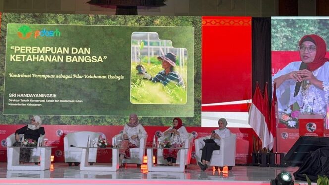 
Kemenhut Sebut Perempuan Berperan Penting dalam Pembangunan Berkelanjutan dan Literasi Digital