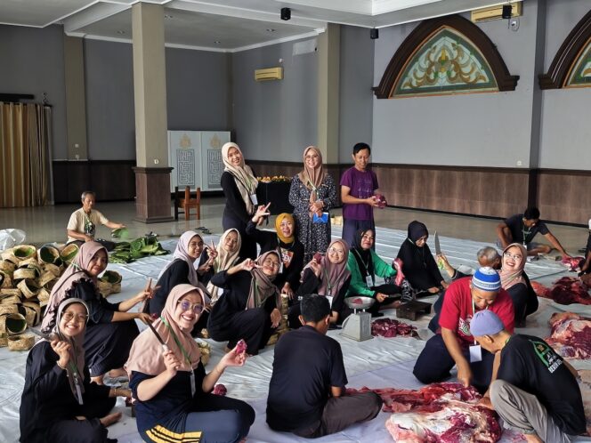 
Idul Adha 1447 H: BAZNAS Jombang Berbagi Kebahagiaan Qurban untuk Warga Pinggiran