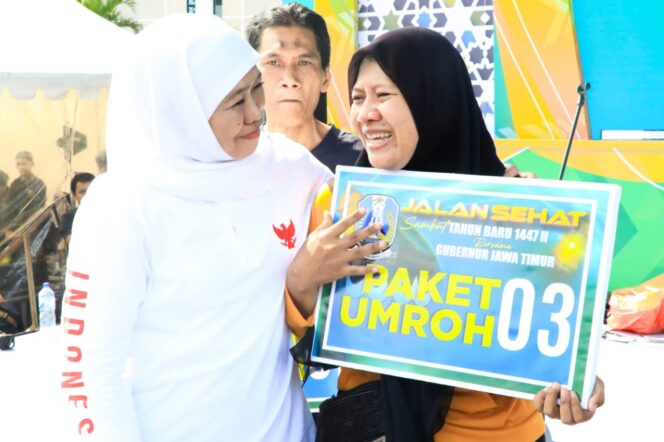 
Sambut 1 Muharram 1448 H, Gubernur Khofifah Gelar Jalan Sehat dan Siapkan 20 Ribu Kupon Doorprize untuk Masyarakat