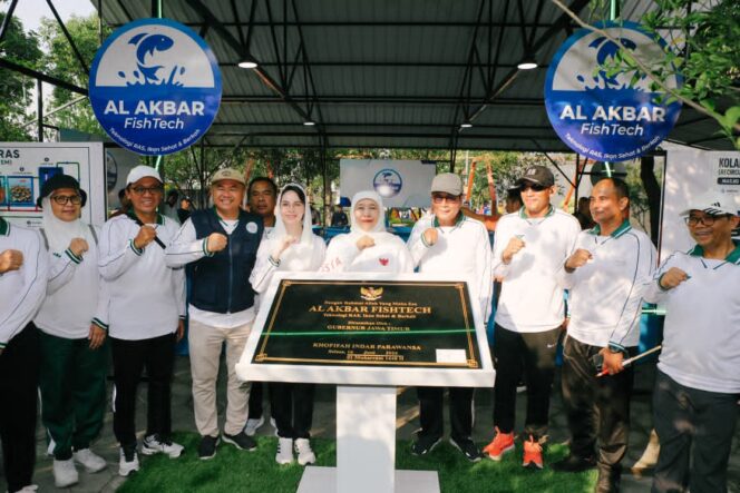 
Resmikan Al-Akbar FishTech, Gubernur Khofifah Ajak Masjid di Indonesia Kembangkan Ketahanan Pangan Berbasis Teknologi dan Kemakmuran Umat