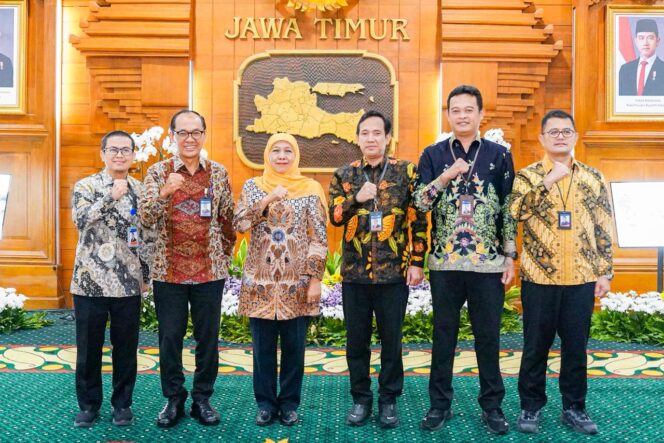 
Gubernur Khofifah Dorong Penguatan Proyek Investasi Siap Tawar dan Iklim Usaha Kondusif untuk Menarik Investor ke Jawa Timur