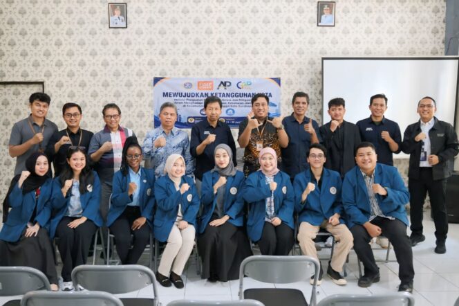 
Kolaborasi FISIP UNAIR, BPBD, dan Pemerintah Setempat Perkuat Kapasitas Warga Simomulyo Baru Menghadapi Berbagai Potensi Bencana
