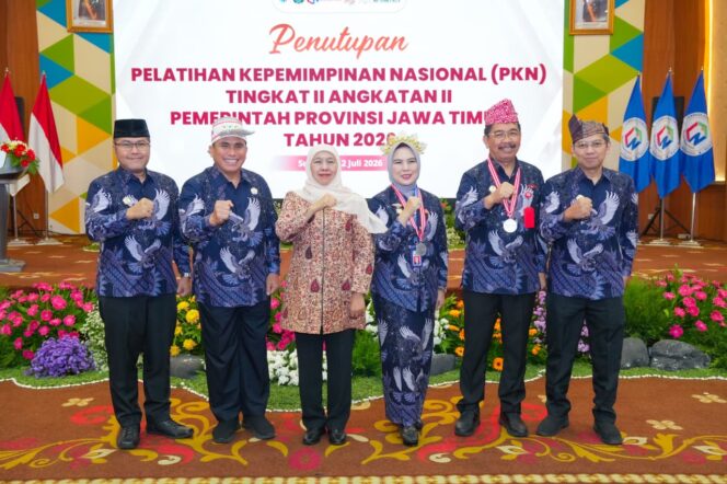 
Gubernur Khofifah: Keberhasilan Birokrasi Diukur dari Manfaat Nyata yang Dirasakan Masyarakat melalui Pelayanan Publik Berkualitas