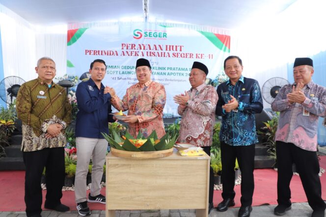 
Perumda Aneka Usaha Seger Perkuat Layanan Publik Lewat Gedung Baru Klinik Pratama dan Apotek 24 Jam yang Mudah Diakses Masyarakat