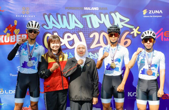 
Sebanyak 2.436 Atlet Ramaikan Kejurnas Sepatu Roda Jatim Open I, Gubernur Khofifah Tekankan Sportivitas dan Pembinaan Berkelanjutan