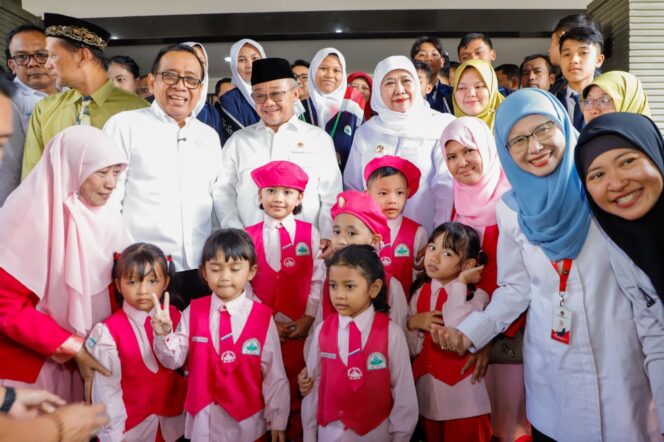 
Gubernur Khofifah Ingatkan Siswa Tidak Takut Melapor Jika Mengalami Kekerasan, Perundungan, maupun Kekerasan di Ruang Digital
